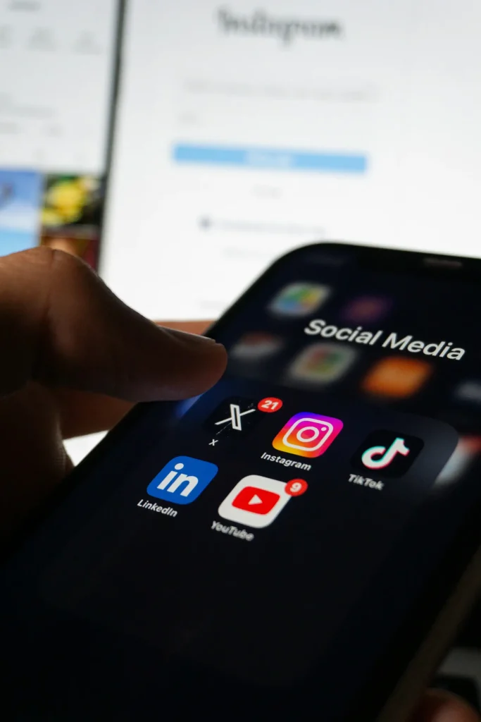réseaux-sociaux-agenceweb-paris (1)